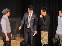 「王らしい服を着てこようと思った」という西野はなぜか一周回って「ニュー・シネマ・パラダイス」風に。イジりどころ満載で、あっという間に芸人たちのカモにされた。