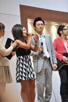 「男と女のタイミング」を歌うために登場したゴリナ（あいな）だったが……。