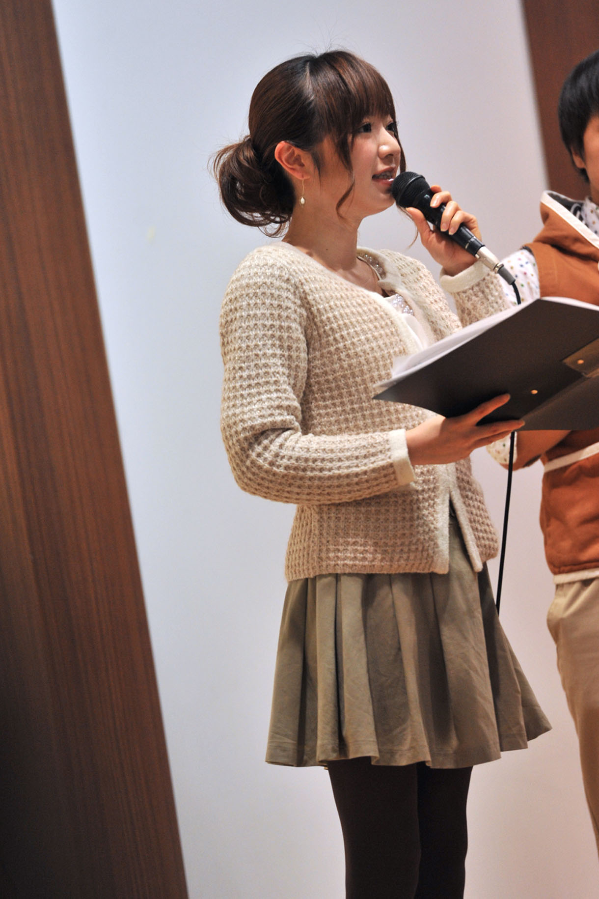 イベントの司会を務めた紺野あさ美アナウンサー。
