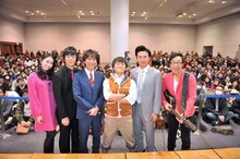 「ウレロ☆未完成少女」Blu-ray＆DVD発売記念イベントに出演した早見あかり、東京03豊本、東京03飯塚、バカリズム、劇団ひとり、東京03角田。