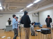 野田の土下座の顛末をみて、自分から土下座する高橋。