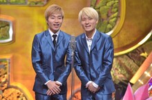 漫才で優勝を勝ち取ったジャルジャル。(c)ABC