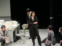 親会社のエリート社員を演じる鳥居に全員たじたじ。