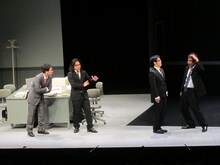 2日目のWキャスト春日のマネをするヒロシ。本家「トゥース」や「アパー」よりウケたと評判。ヒロシ本人もお気に入り。