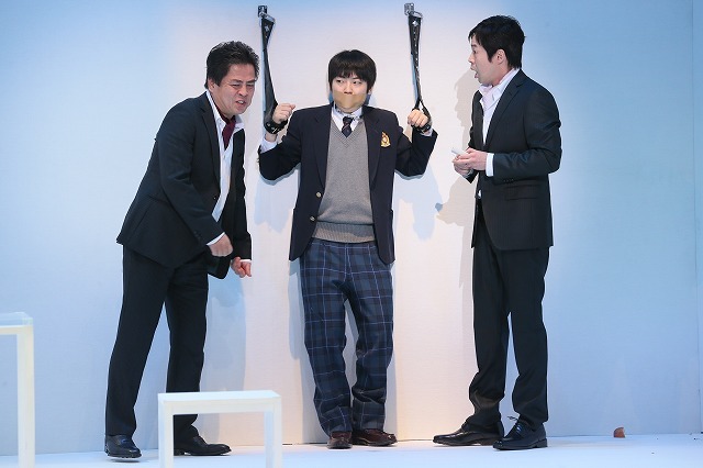 「The Name」の一場面。