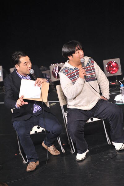 第4戦「VS.映画」に見届け人として登場したバナナマン。