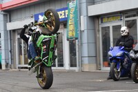バイクスタントマン・木下真輔選手によるバイクスタント。