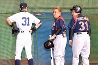 背番号は3人とも同じ31番。イチローの現在の背番号と、サンドの語呂合わせに由来する。