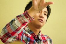 「若手芸人だより。よしもと編」に登場した御茶ノ水男子。撮影 / 大槻志穂