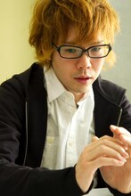 「若手芸人だより。よしもと編」に登場した御茶ノ水男子。撮影 / 大槻志穂