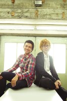 「プロジェクト・アマテラス」にて、芸人のロングインタビューページ「若手芸人だより。よしもと編」に登場した御茶ノ水男子。撮影 / 大槻志穂