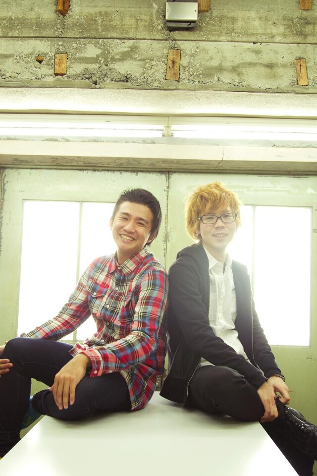 「プロジェクト・アマテラス」にて、芸人のロングインタビューページ「若手芸人だより。よしもと編」に登場した御茶ノ水男子。撮影 / 大槻志穂