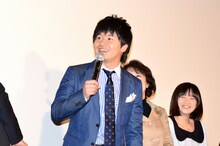 オードリー若林（中央）。