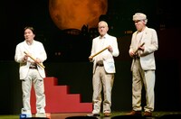 「動かない蟻」のワンシーン。