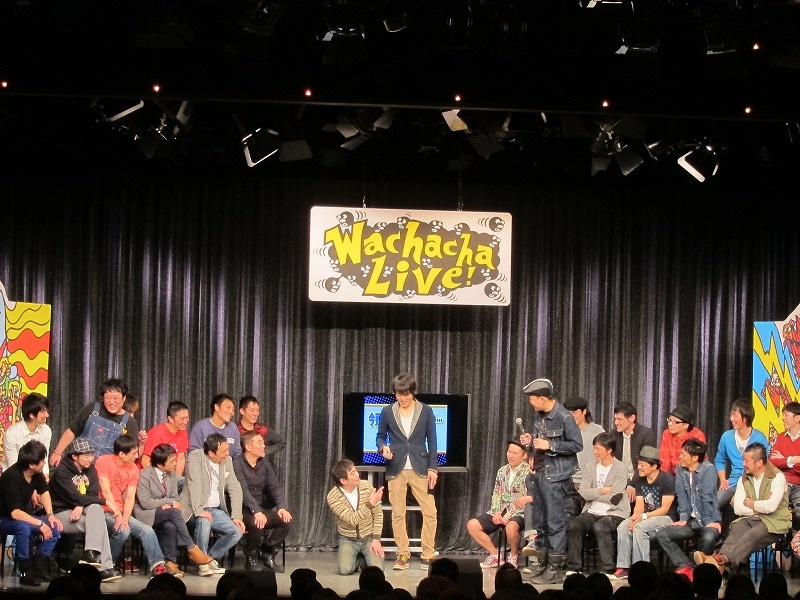 数々の芸人に迷惑をかけた黒田をイジり倒すジュニア。