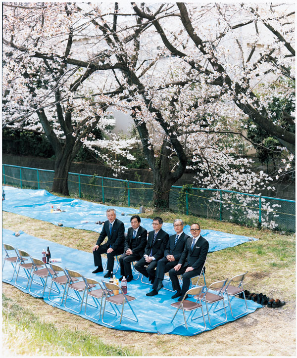 「シティボーイズミックスPRESENTS 『西瓜割の棒、あなたたちの春に、桜の下ではじめる準備を』」は4月2日の東京公演を皮切りに大阪、名古屋、北九州の4都市で開催される。