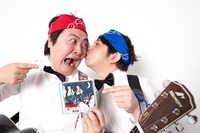 たくやにキスをするタクヤ。