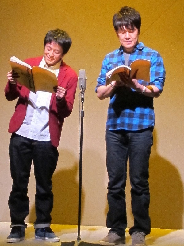 2月9日、東京・草月ホールにて上演された舞台「『芸人交換日記』～リーディングシアター～」に出演したネプチューン堀内と土田晃之。