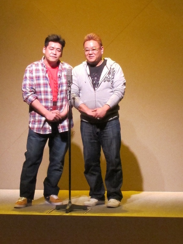 2月10日、東京・草月ホールにて上演された舞台「『芸人交換日記』～リーディングシアター～」に出演したサンドウィッチマン。