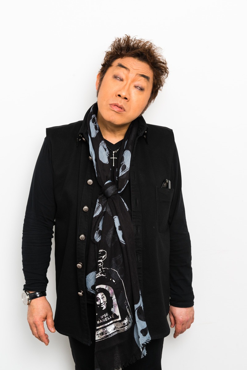 お笑いナタリーのPower Pushコーナーに登場したコロッケ。DVD2タイトル「コロッケ アコースティック ものまねライブ」「コロッケ 爆笑ものまね楽語会～大笑い文七元結～」が同時発売された。
