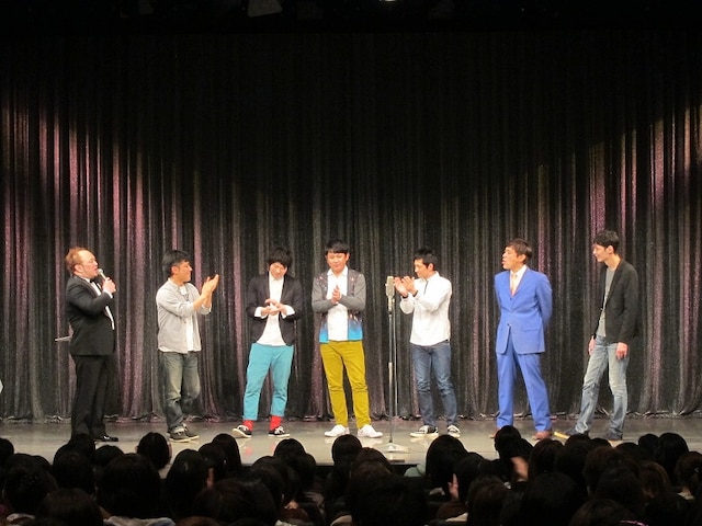 2月15日、新宿・ルミネtheよしもとにて開催されたPOISON GIRL BAND吉田の漫才ライブ「POISON吉田が5人と漫才」。