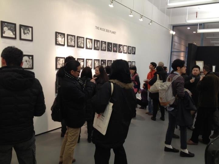 絵本原画展「Akihiro Nishino Solo Art Exhibition」の模様。(c)吉本興業
