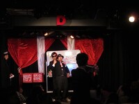 即興シャッフルコントで面白くなかったコンビには罰ゲーム。