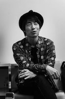 「KAMINOGE」vol.15でロングインタビューを受けるロンドンブーツ1号2号・田村淳。