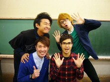 2月25日（月）、東京・新宿シアターモリエールにて開催されるYCC制作ライブ「どうすりゃモテるの!?～恋愛マスターへの道～」に出演する御茶ノ水男子（後列）とボーイフレンド（前列）。