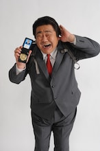 「木曜ミステリー 刑事110キロ」で主演を務めるホンジャマカ石塚。(c)テレビ朝日