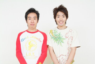 EE男。右が八島。