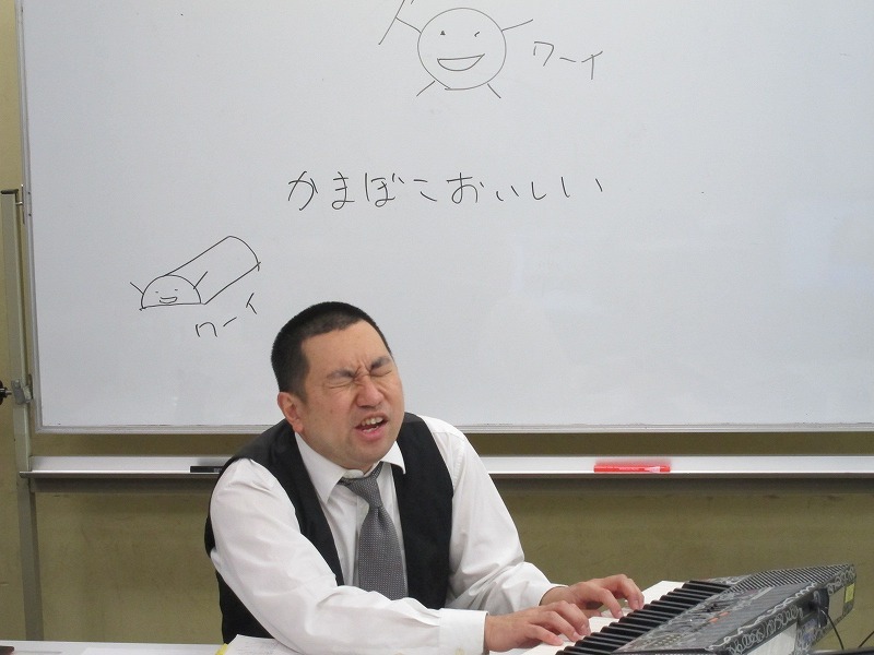 「東京あるあるマラソン」でキーボードやギター、これまで視聴者と作りだしたマトリックスなどをフル活用して走り抜けたRG。