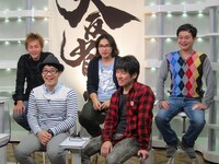 メンバーは、鬼ヶ島・アイアム野田、キングオブコメディ高橋、ドランクドラゴン鈴木、ヒロシ、ロッチ中岡。