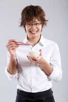 TVドラマ版では、飯田好実役を俳優集団「D2」の近江陽一郎が演じる。(C)2013「おとりよせ王子 飯田好実」製作委員会