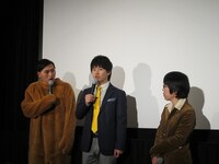 「なんで現場に来てくれなかったんですか？」と監督に聞かれ、「差し入れのカリカリ梅の評判が気になって」と弱気の春日。