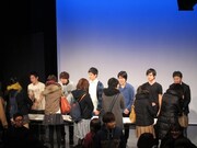 握手会の様子。