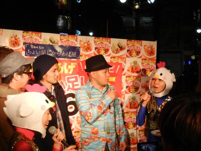 かりゆし58のメンバーもサプライズゲストとして登場。