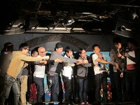 オジンオズボーン篠宮のギャグ「フィーバー」を活かしたFKD48団体芸。