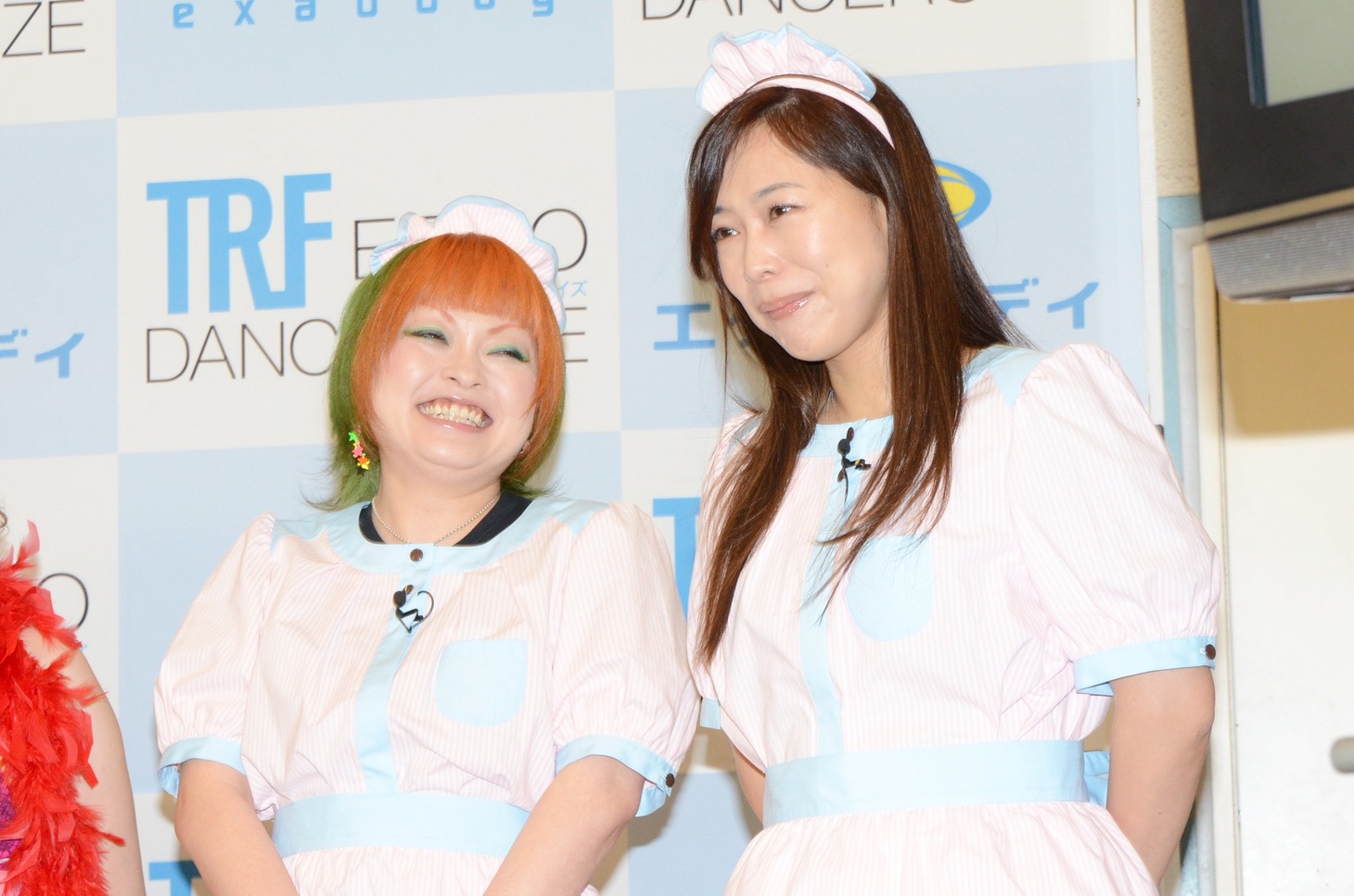 「シュガーズ」のメンバーとして登場した（左から）まちゃまちゃ、椿鬼奴。