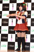 Banを自身の身体に吹きかけるキンタロー。。