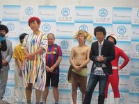 ゲストの間寛平と南海キャンディーズ・しずちゃん。