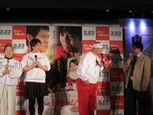 カンニング竹山とアニマル浜口親子のトークの様子。