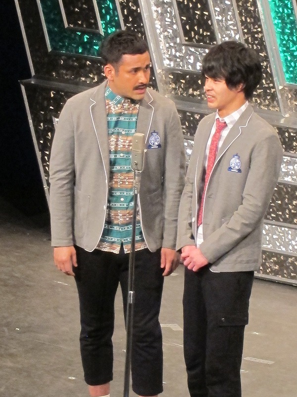 デニス