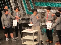 コーナー「こじつけクイズ」の模様。