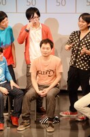 鬼ヶ島。野田（中央）の知られざる一面が相方2人によって次々と暴かれた。