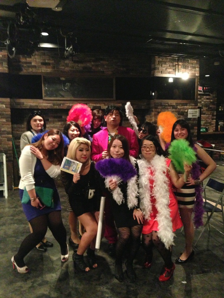 この日のクラブを飾ったジュリアルガールズたち。