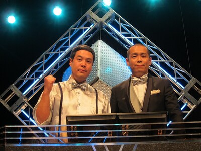 3月27日（水）深夜放送のクイズ番組「タカトシのクイズ！サバイバル」で司会を務めるタカアンドトシ。