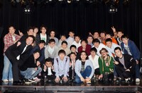 「ワタナベエンターテインメントライブ 冬のスペシャルバージョン ～ナンバー1決定戦」出演芸人達。
