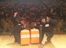 舞台挨拶に登壇したオンリー2。