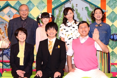 新レギュラー番組「マサカメTV」でMCを務めるオードリー（前列右）、鹿島綾乃NHKアナウンサー（前列左）と、初回ゲストの（後列左から）荒俣宏、嗣永桃子（Berryz工房）、吉木りさ、北陽・虻川。